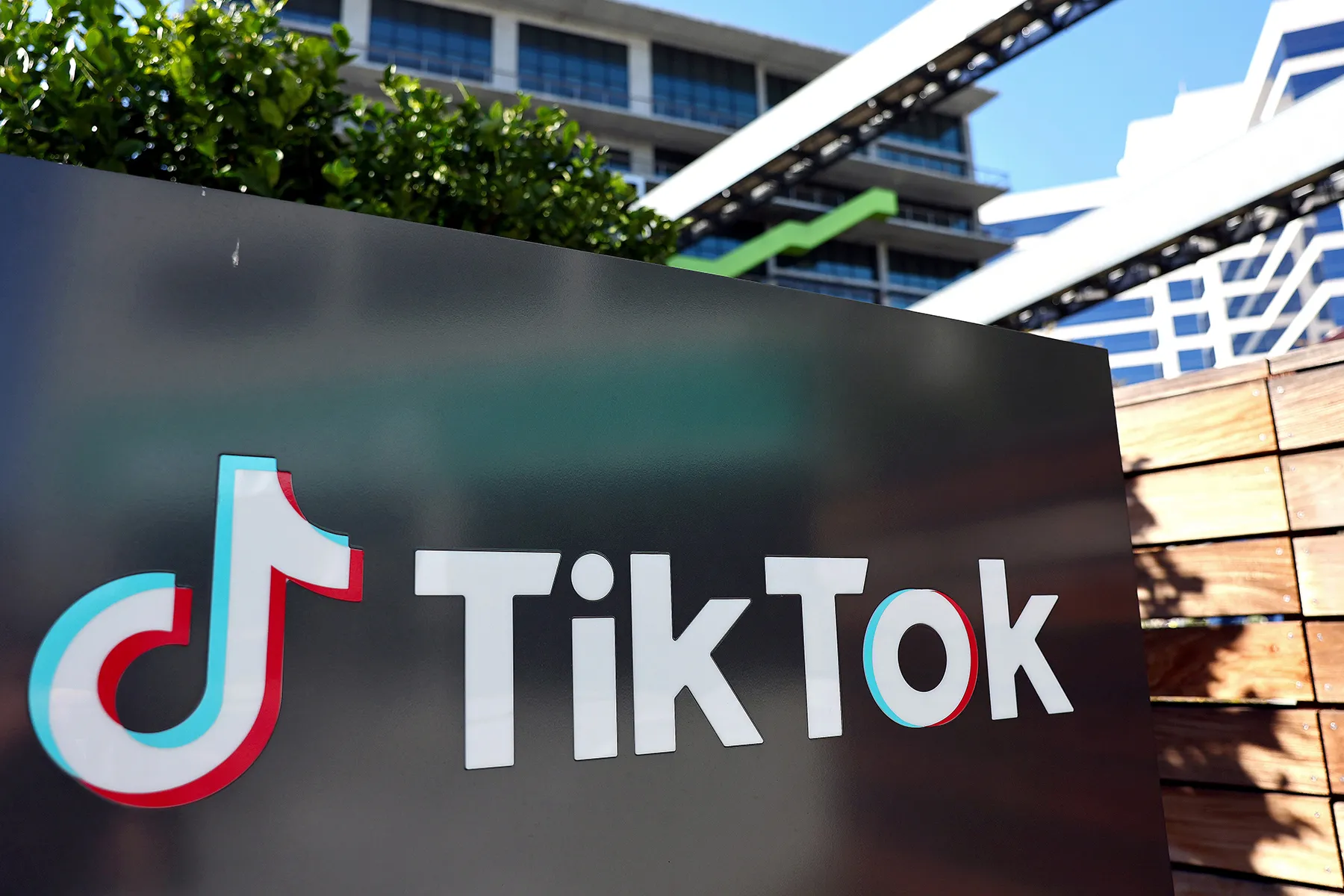 TikTok Faces Further Song Losses Amid Its Dispute with UMG