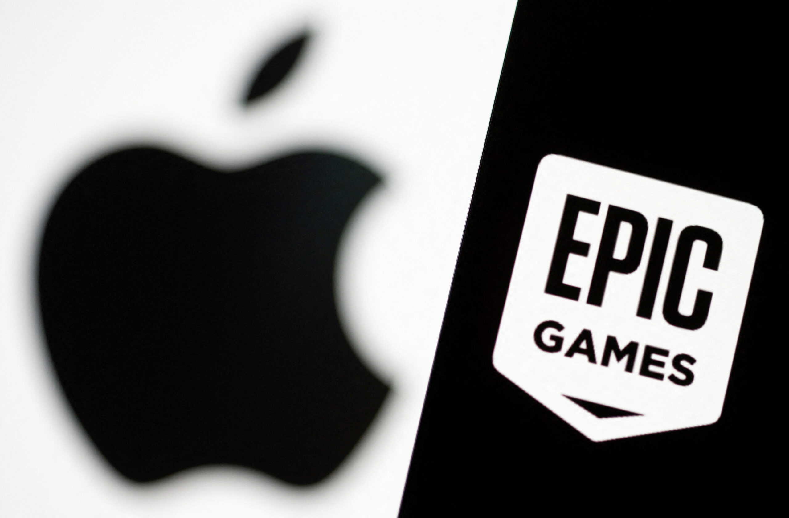 Epic Victory: Fortnite Returns to iPhone in EU as Apple Complies with New DMA Regulations