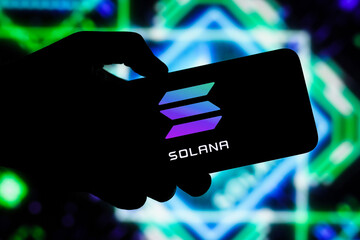 Solana Surpasses Ethereum in Network Activity Amidst Memecoin Frenzy, Despite Transaction Failures