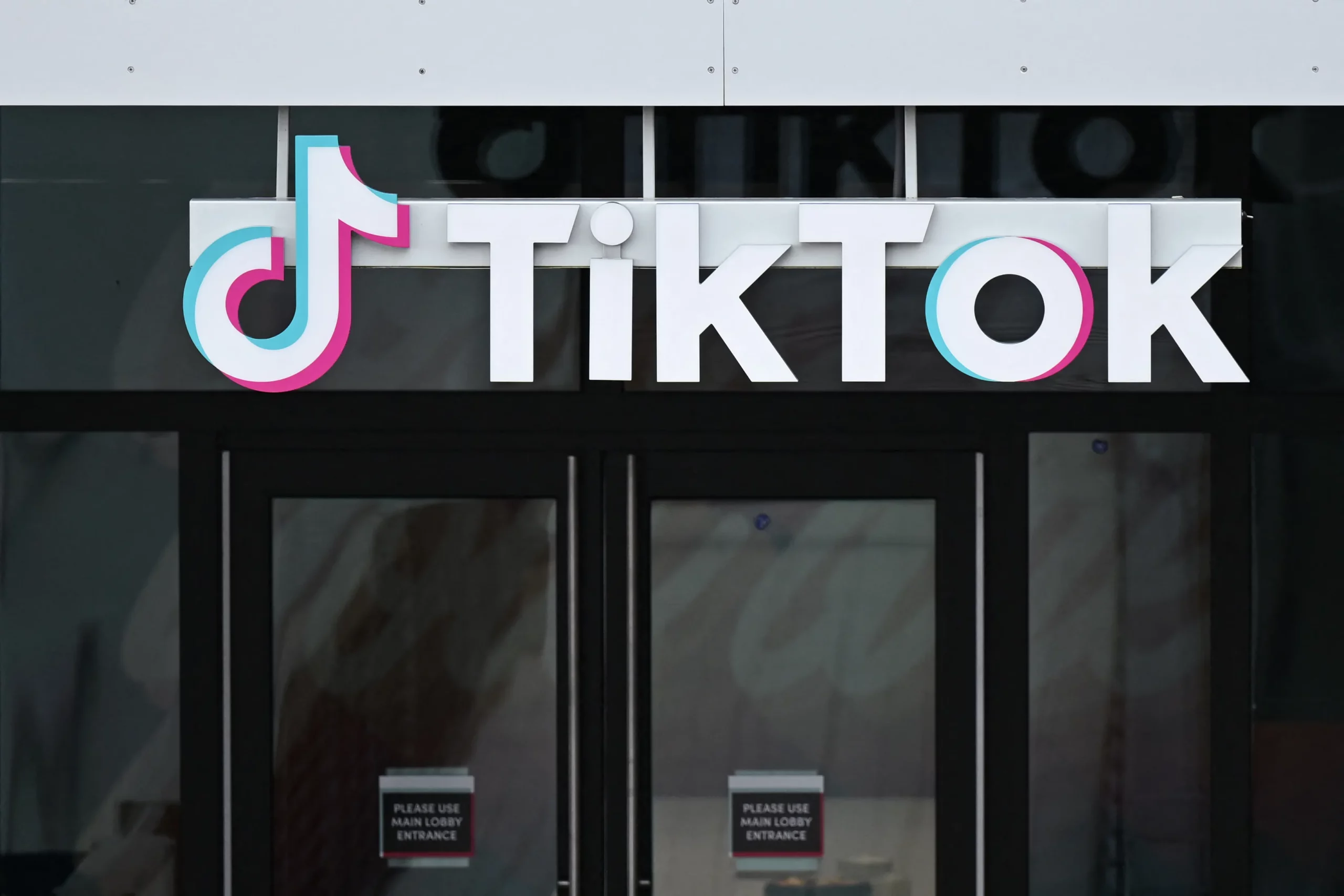 TikTok Shop Expand Secondhand Luxury Fashion Categories to UK Market