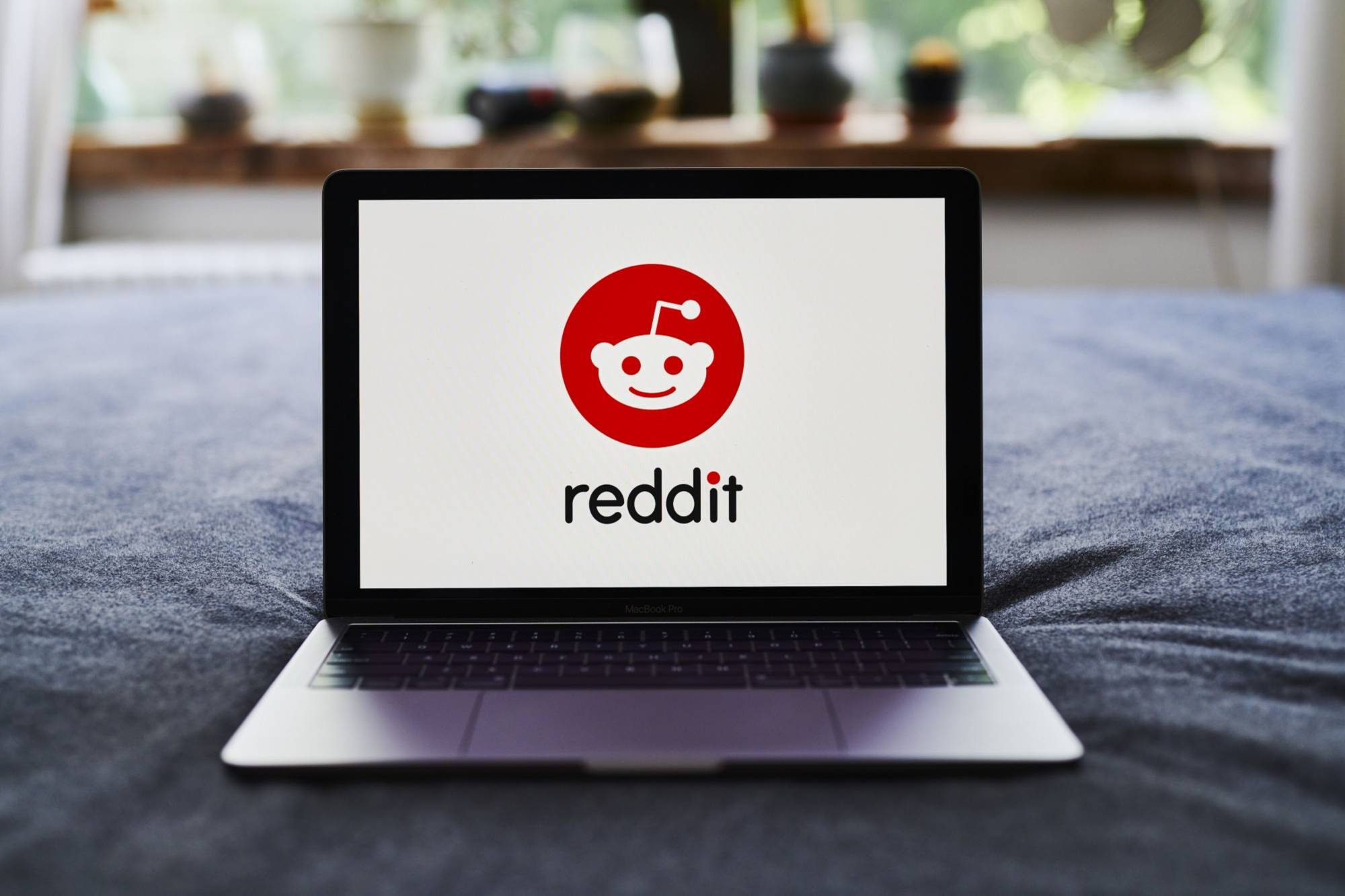 Reddit to Enhance Platform with AI Tools for Users and Developers