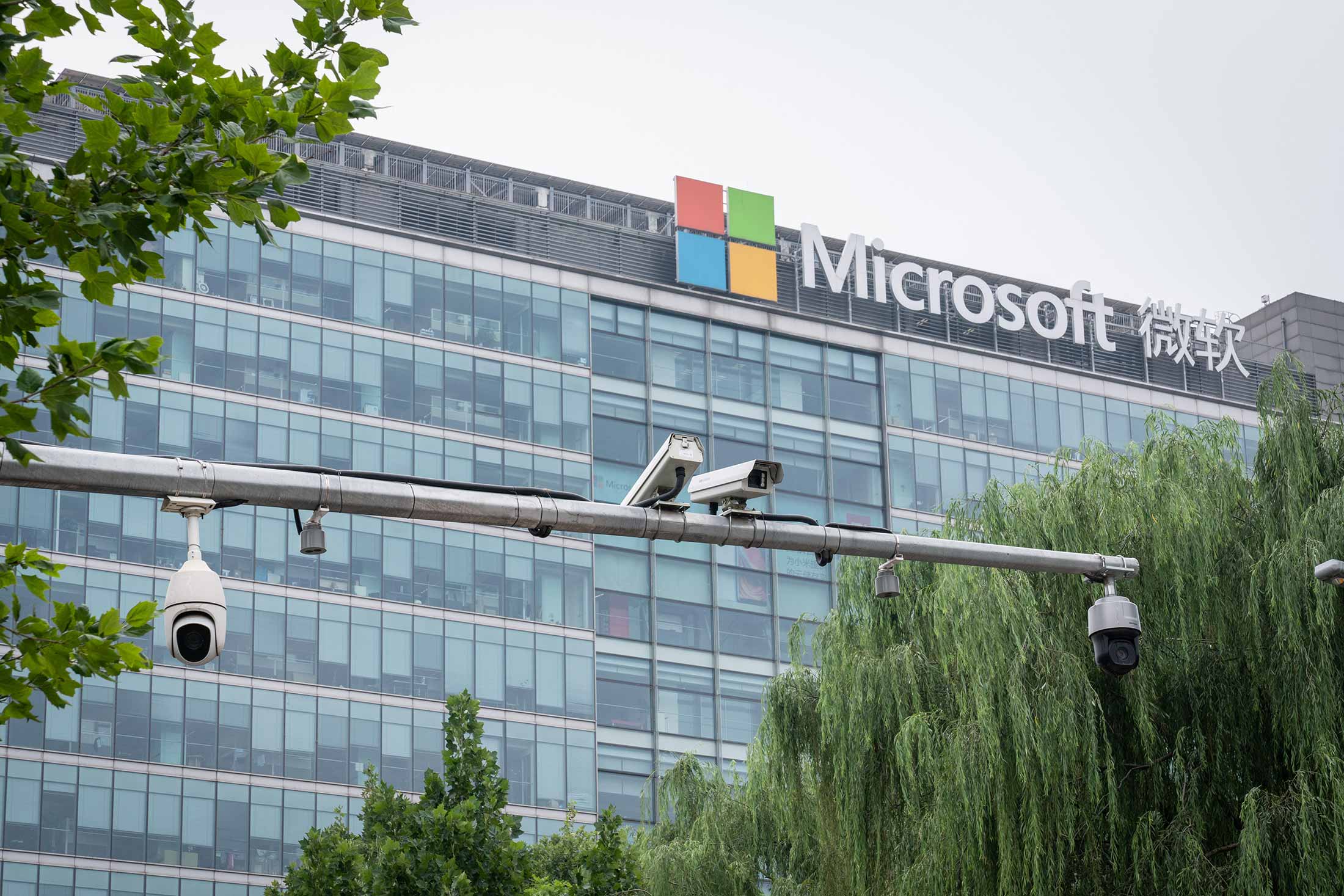 Microsoft requests some China-based employees to relocate due to escalating Sino-US tensions.