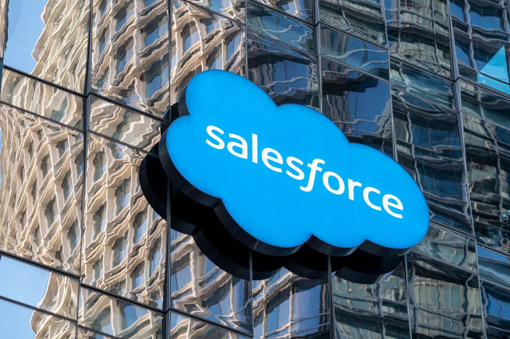 Salesforce study shows Singapore workers’ AI trust and control concerns.