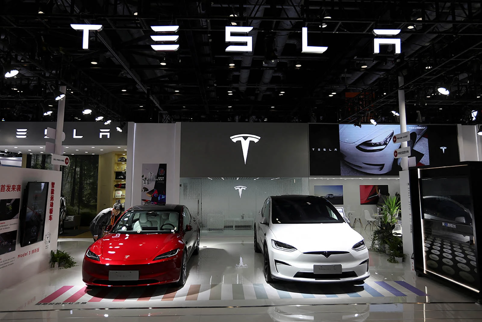 Tesla Required to 'Submit Autopilot Recall Data to NHTSA by July or Face $135 Million Penalty