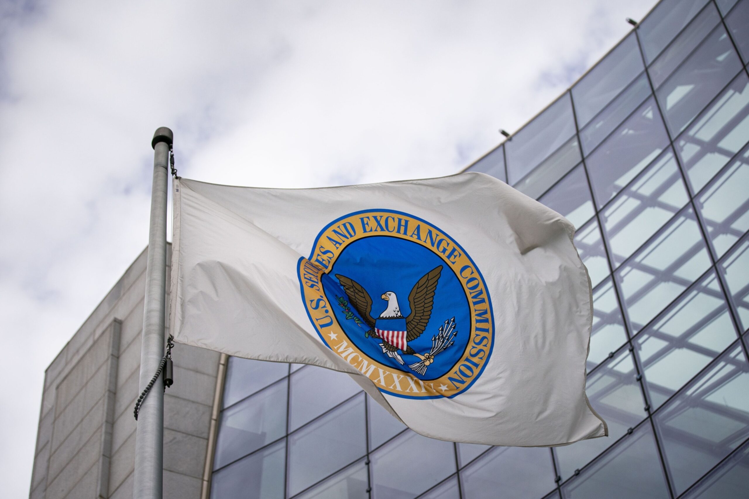 BlackRock, Grayscale, and Bitwise Revise ETF Filings Ahead of Impending SEC Decision