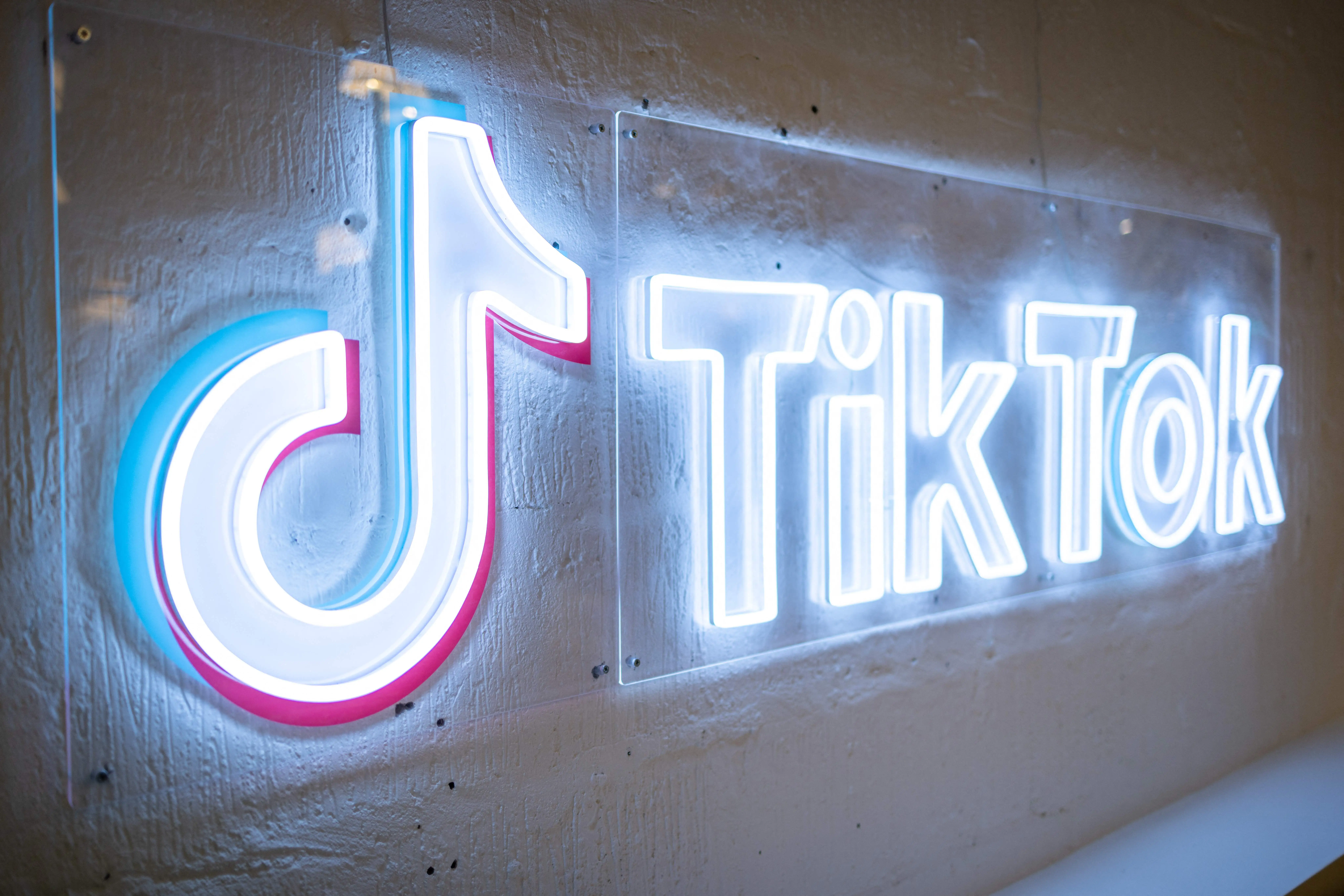 New TikTok Update Labels AI-Generated Content Automatically