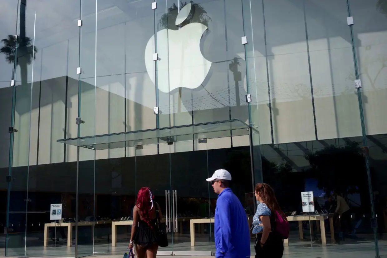 KL’s Apple Store Opening Free Tote Bags Fetching High Prices Online