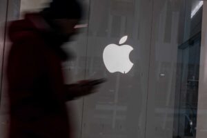 Apple Faces Lawsuit Over Alleged Gender-Based Pay Discrimination