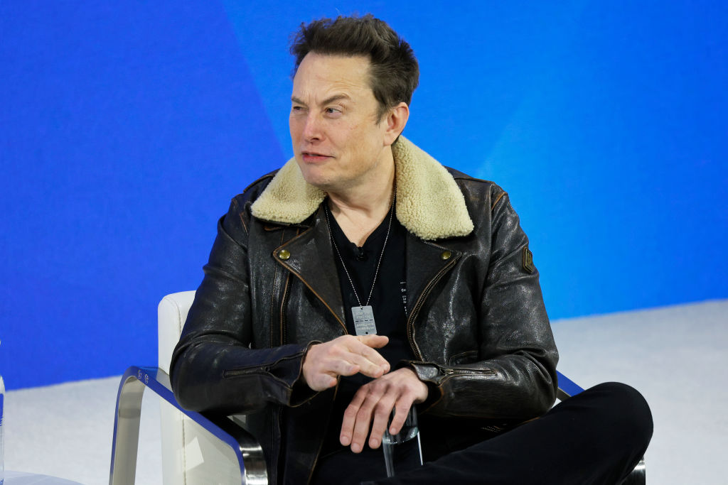 Elon Musk Considers Banning Apple Devices From His Companies Over OpenAI Collaboration