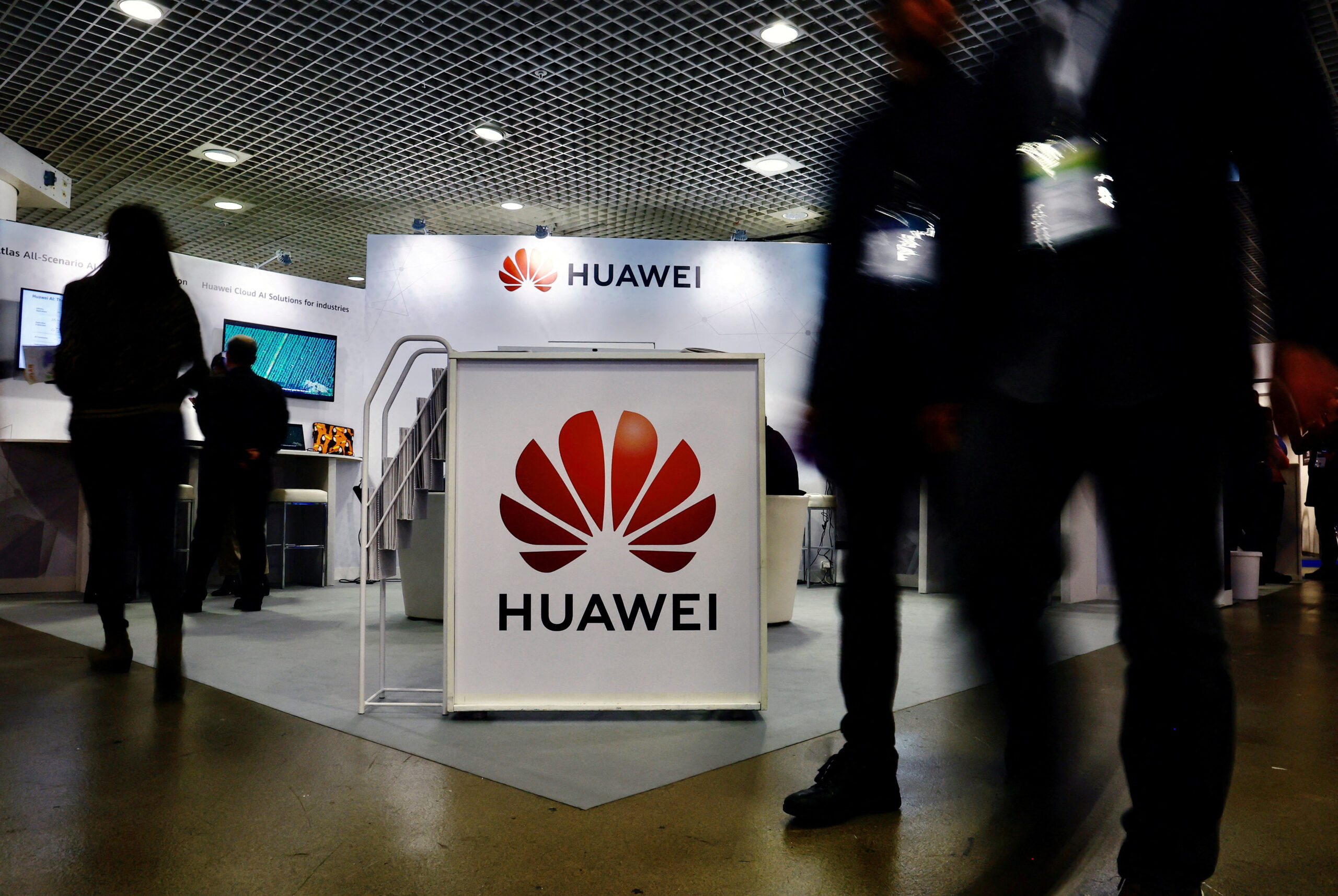 Huawei Invests $1.4 Billion in New Shanghai Center Amid Intensifying Chip War