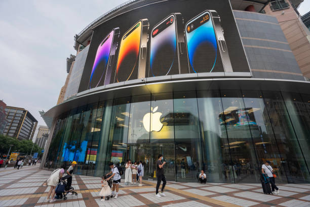 Apple Ousted from Top 5 in China as Local Smartphone Brands Take Over