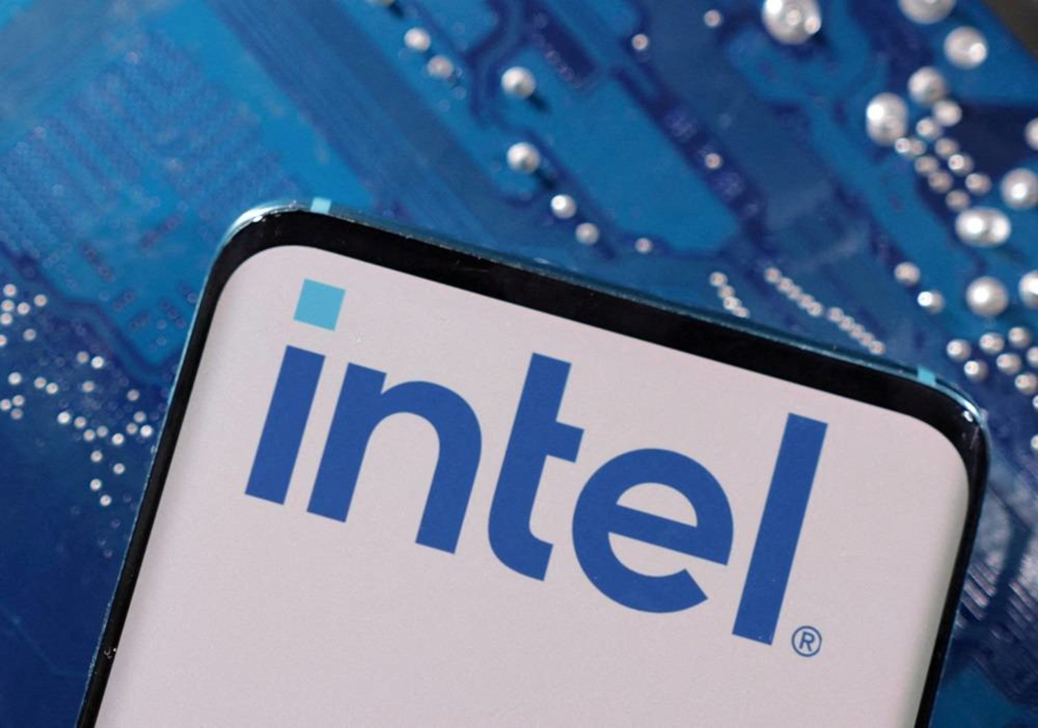 Intel Reduces Arm Holdings Investment, Raises $146.7 Million