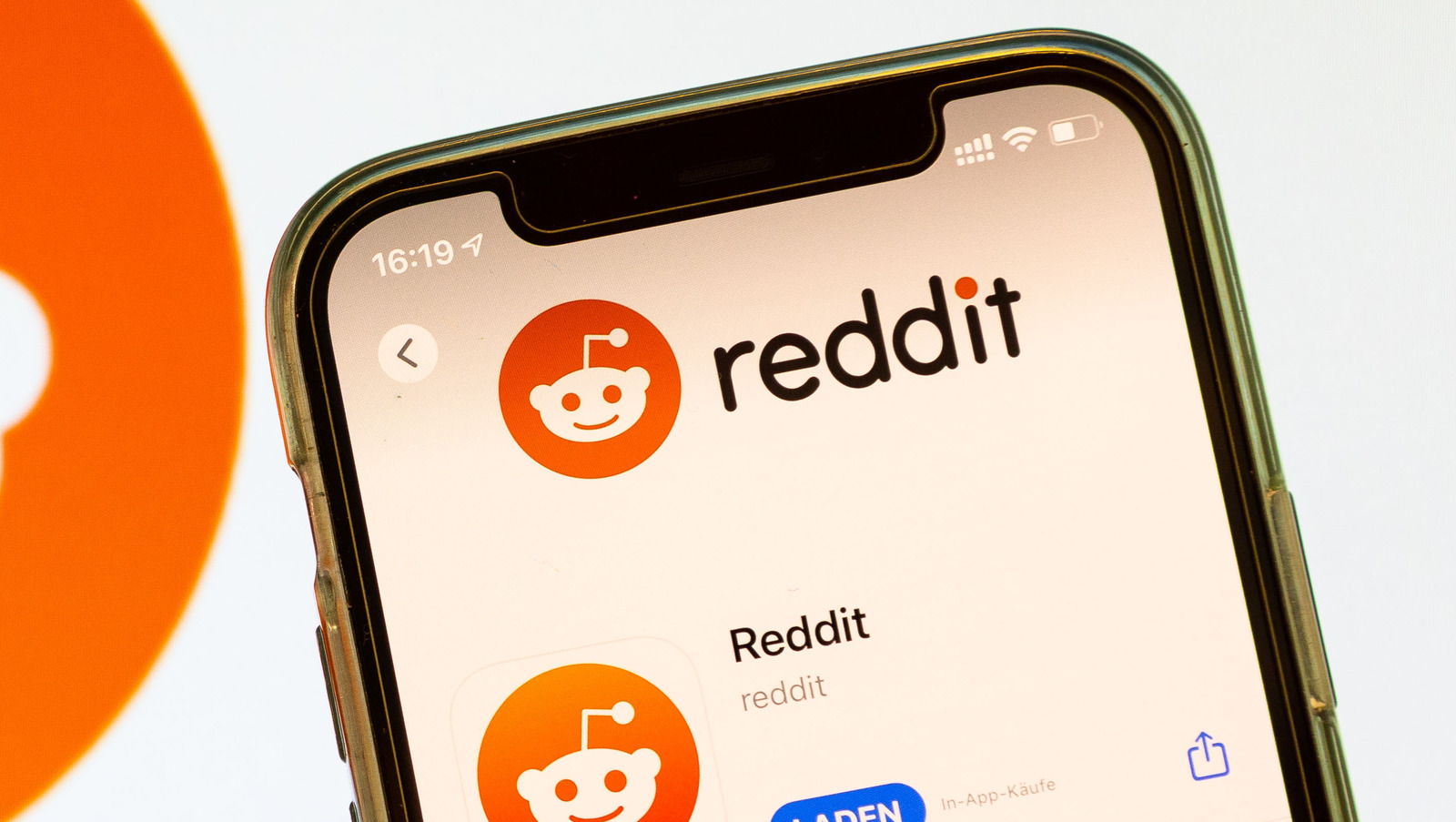 Reddit to Experiment with AI in Search Results