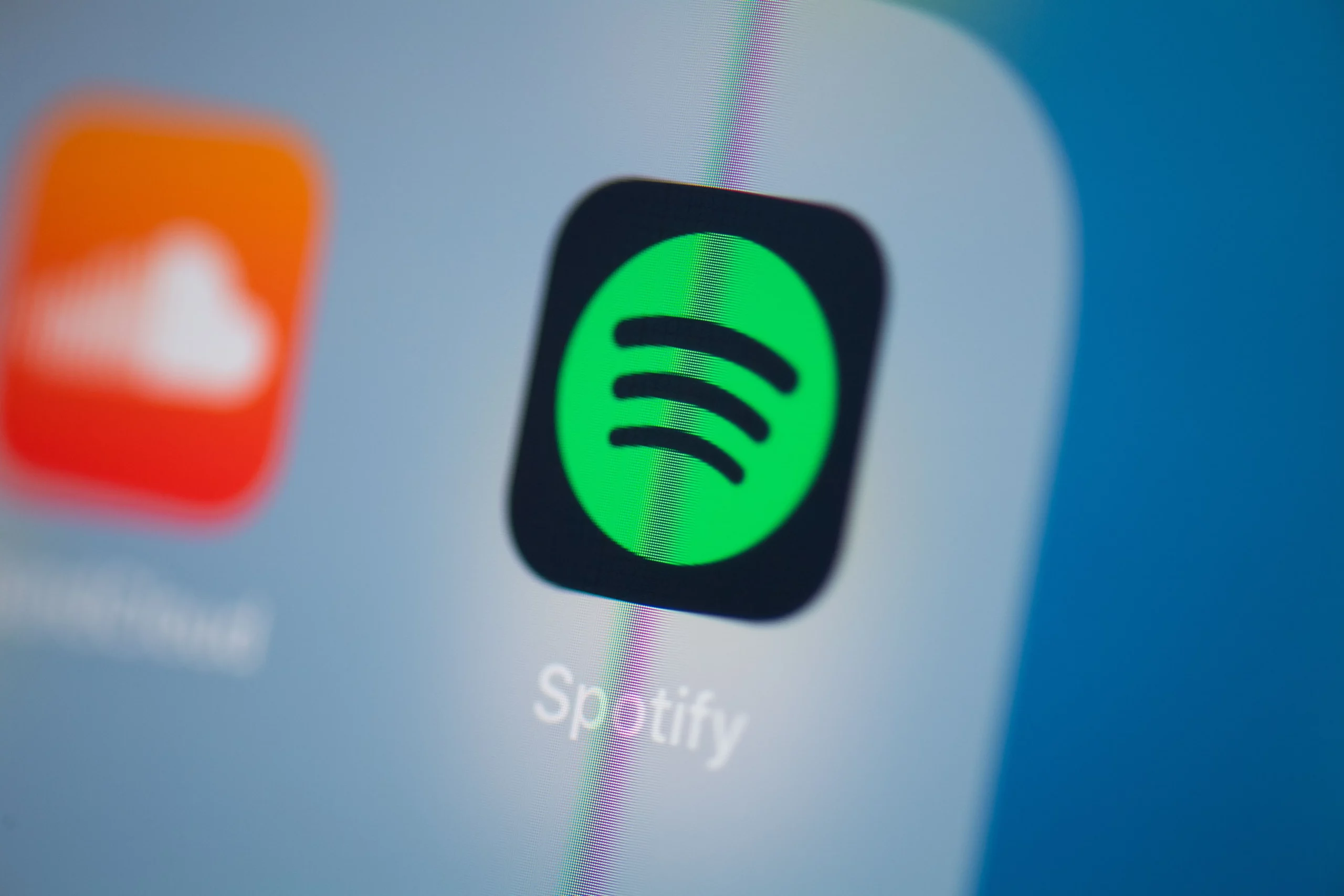 Spotify Says iPhone Volume Button Control Disabled Due to Apple’s Technology Restrictions