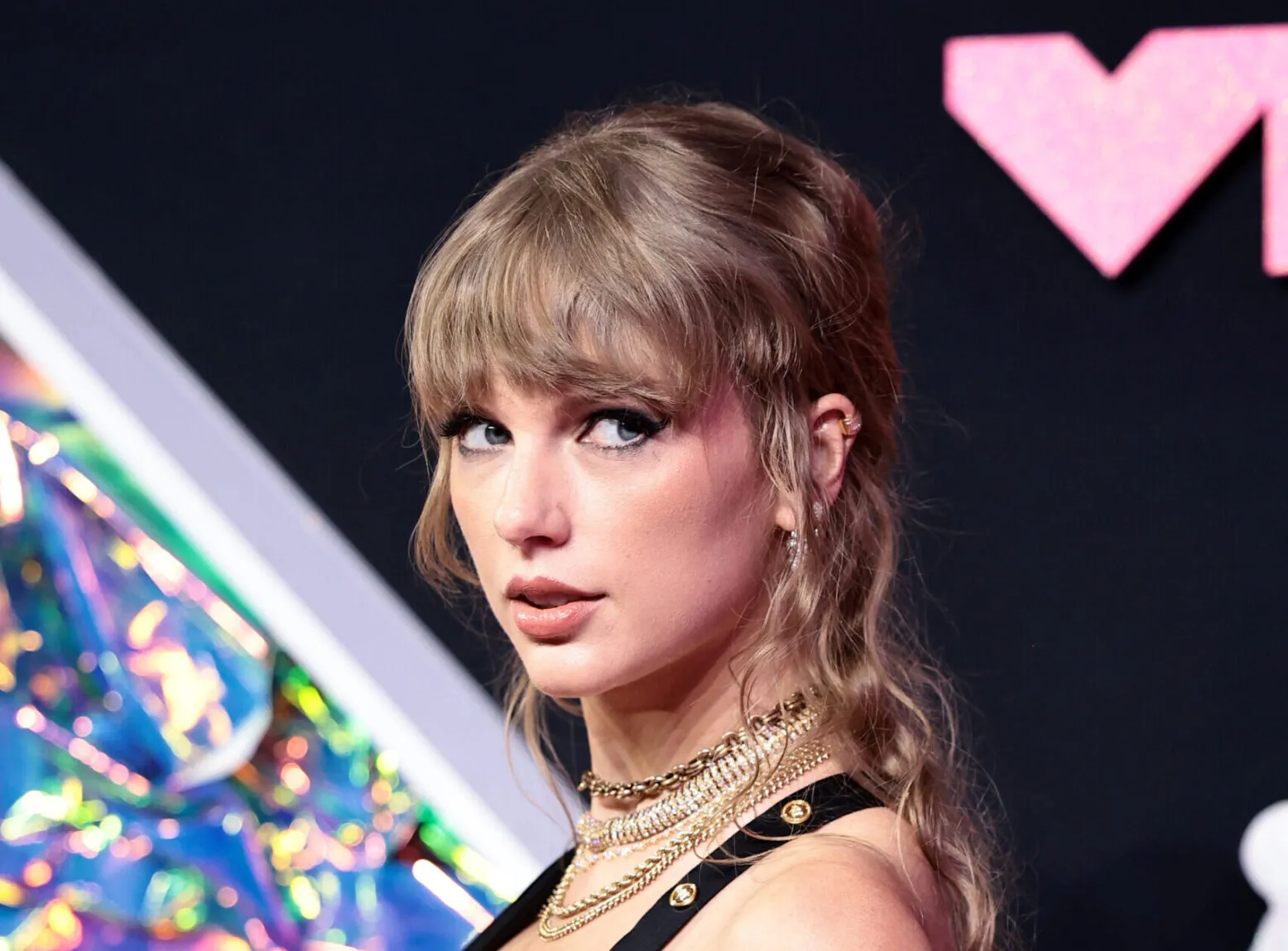 Trump Shares AI-Generated Endorsements from Taylor Swift