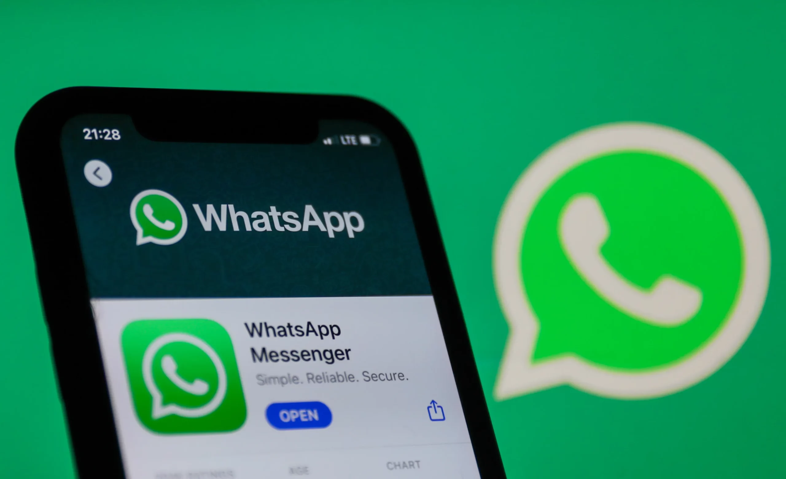 Meta Blocks WhatsApp Accounts Linked to Iranian Hackers Targeting Biden and Trump Officials