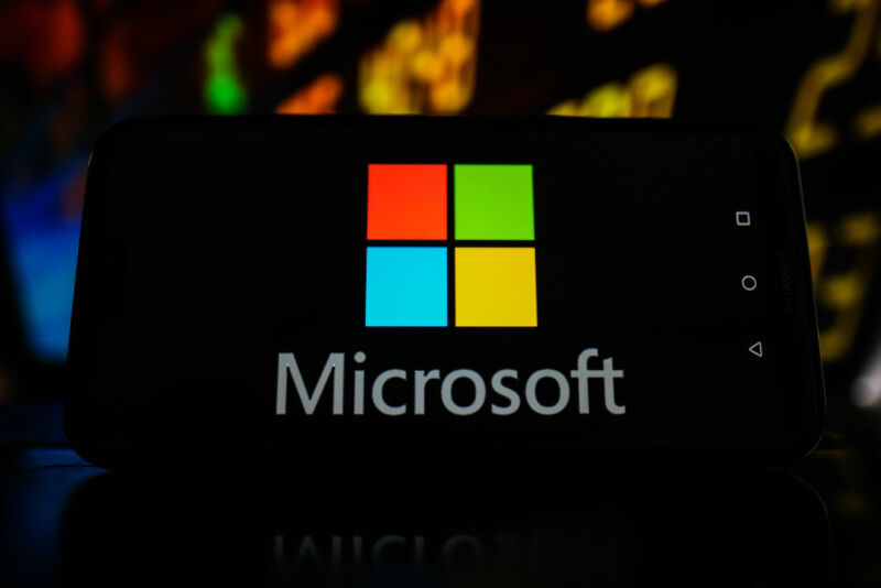 Microsoft Ties Employee Reviews to Security Performance