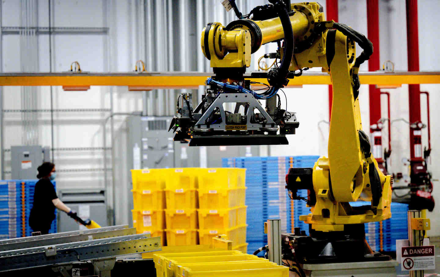 Amazon’s latest warehouse tech to deploy 10 times more robots