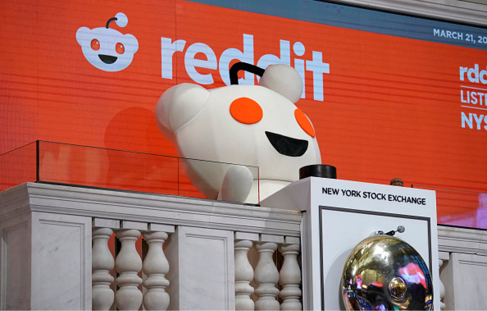 Reddit Stock Hits $100 Milestone with Impressive Q3 Results