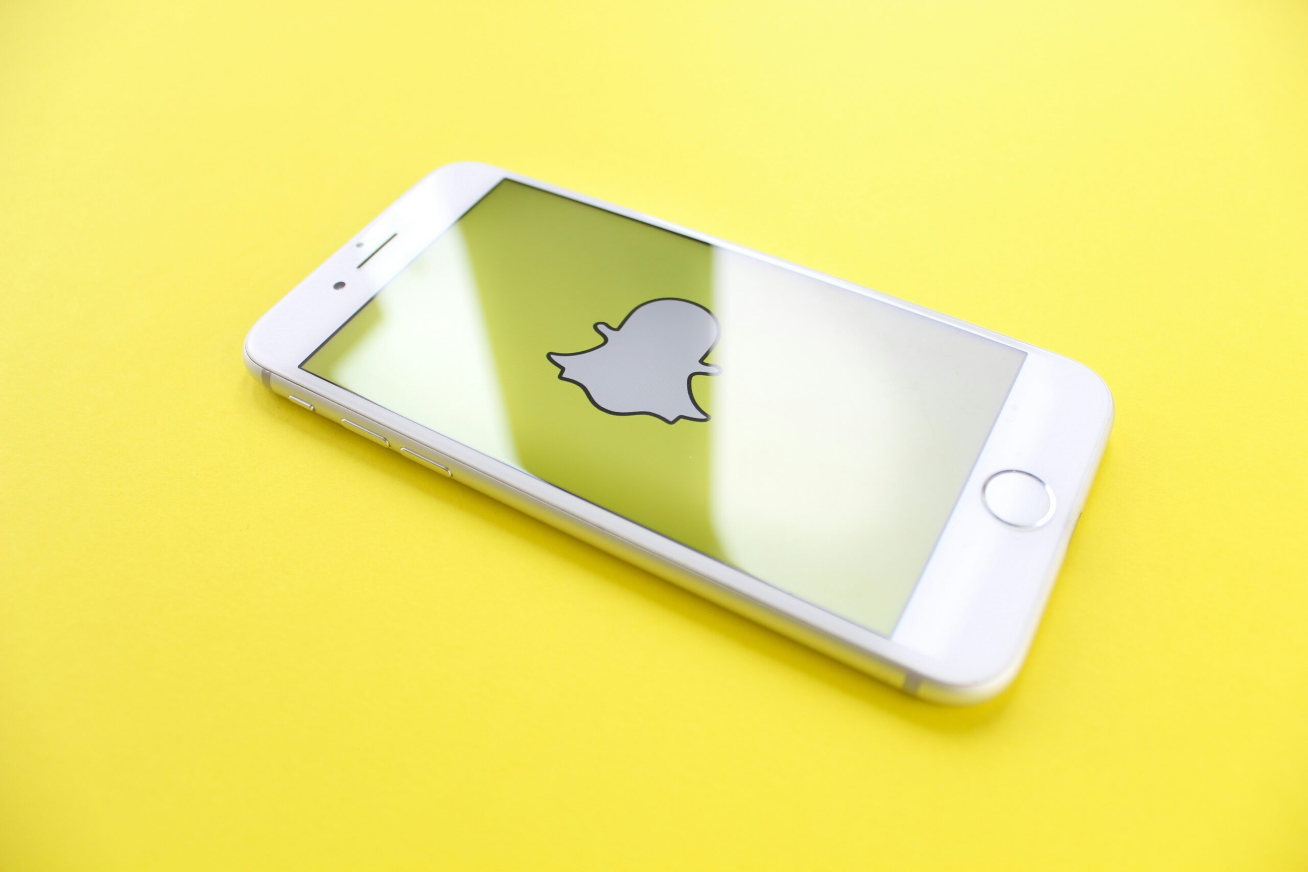 Snapchat Introduces Ads to Main Chat Tab