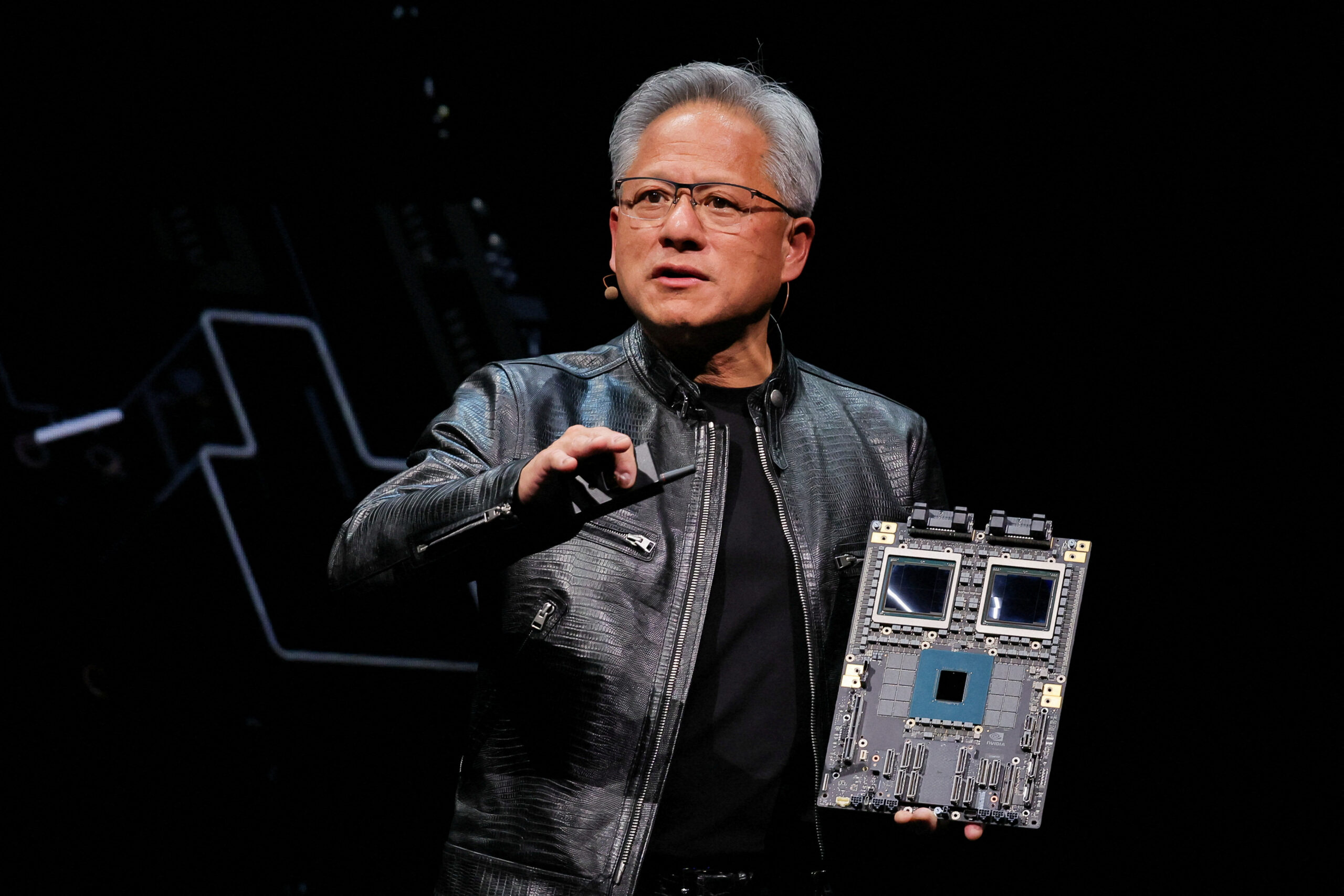 Nvidia Predicts Surging Sales for Next-Gen Blackwell Chips