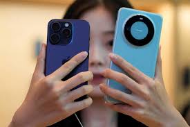 China Sees Steep Decline in Foreign Smartphone Sales