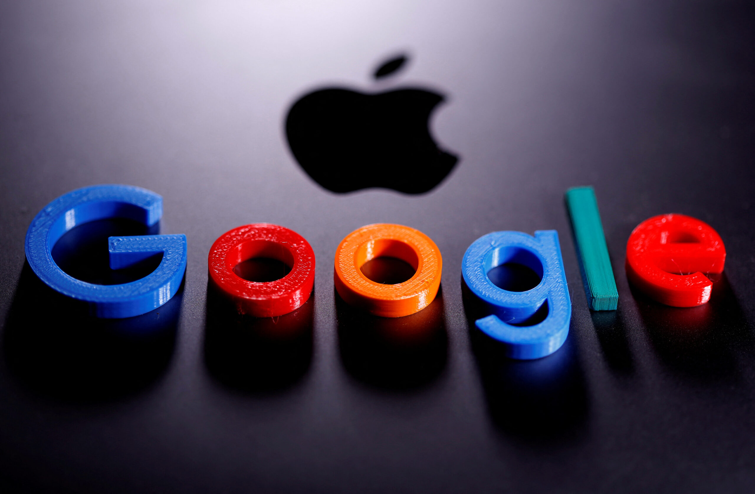 Apple Takes a Stand in Google’s Antitrust Battle Over $20 Billion Search Engine Deal