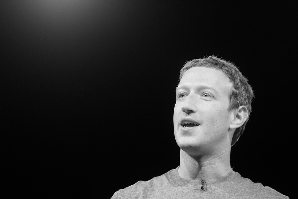 Zuckerberg Critiques Apple’s Innovation Stagnation in Joe Rogan Podcast