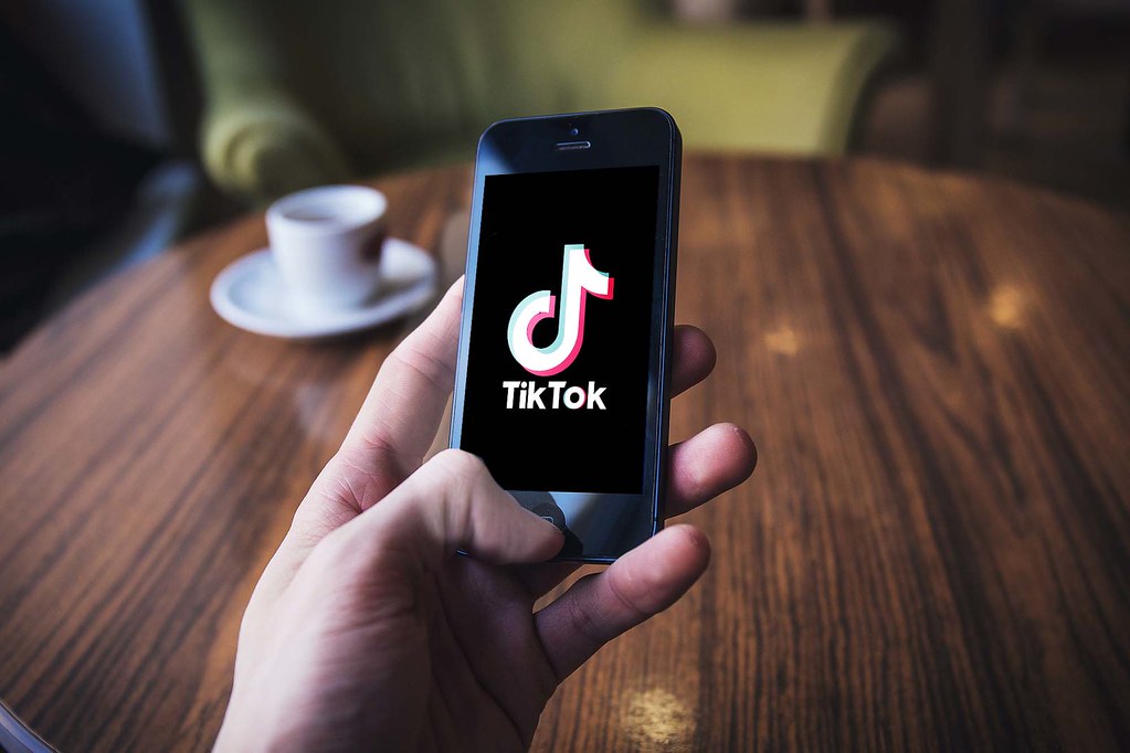 TikTok Workarounds Surge as Users Turn to VPNs and Sideloading