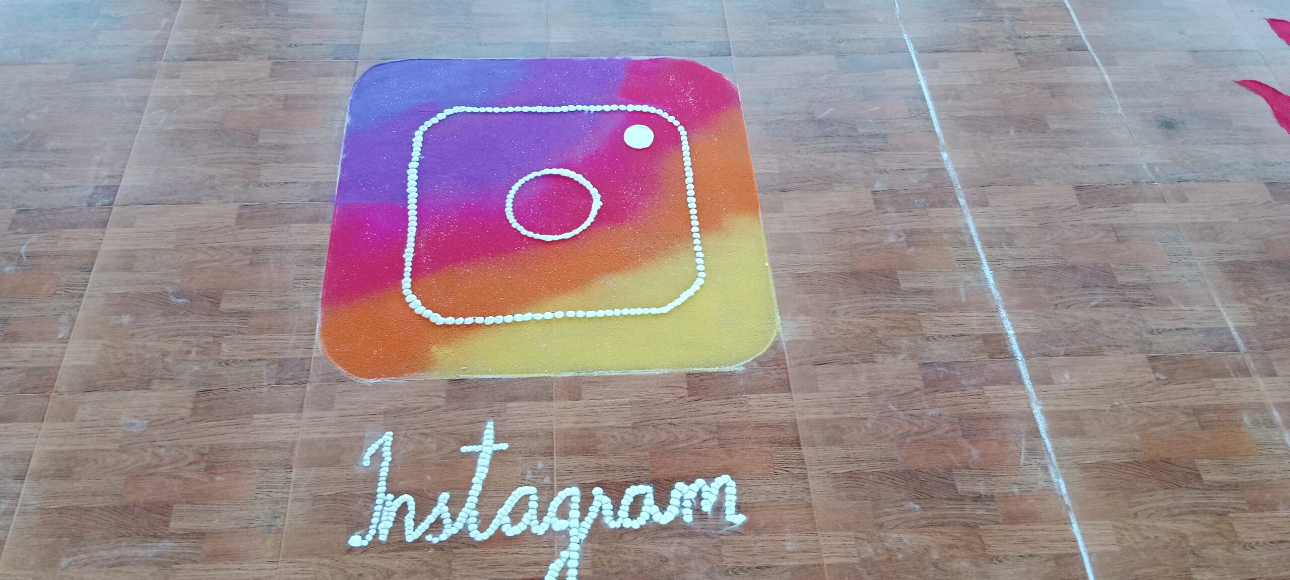 Instagram Aims to Organize Your Chaotic Direct Messages