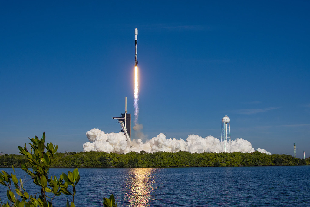 FAA Suspends Flights to Florida Airports Following SpaceX Rocket Test Failure