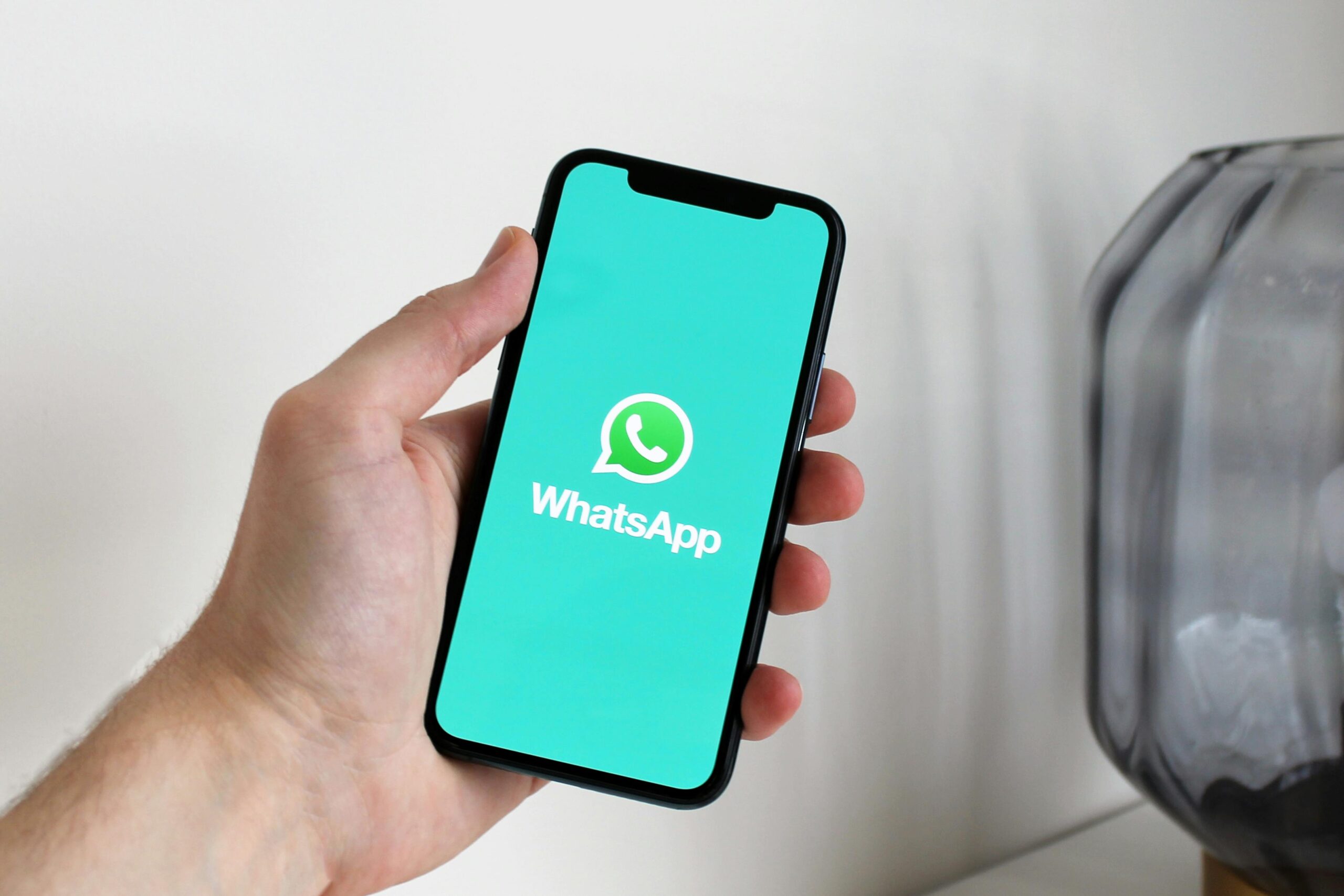 Meta Expands AI Integration with New Meta AI Widget in WhatsApp