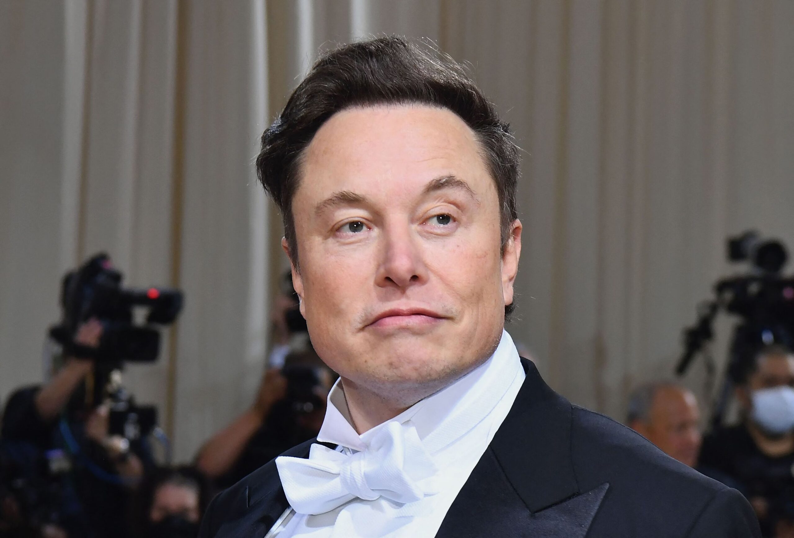 Tesla rejects claims of contacting headhunters to replace Musk