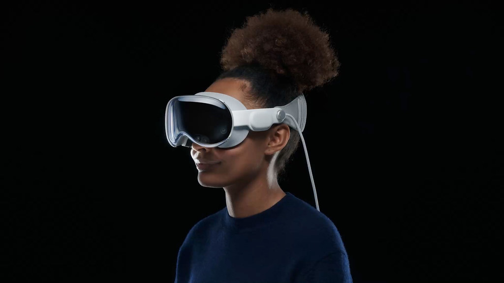 Apple Adds Eye Scrolling Feature to visionOS 3, Reports Say Hand Gestures No Longer Needed