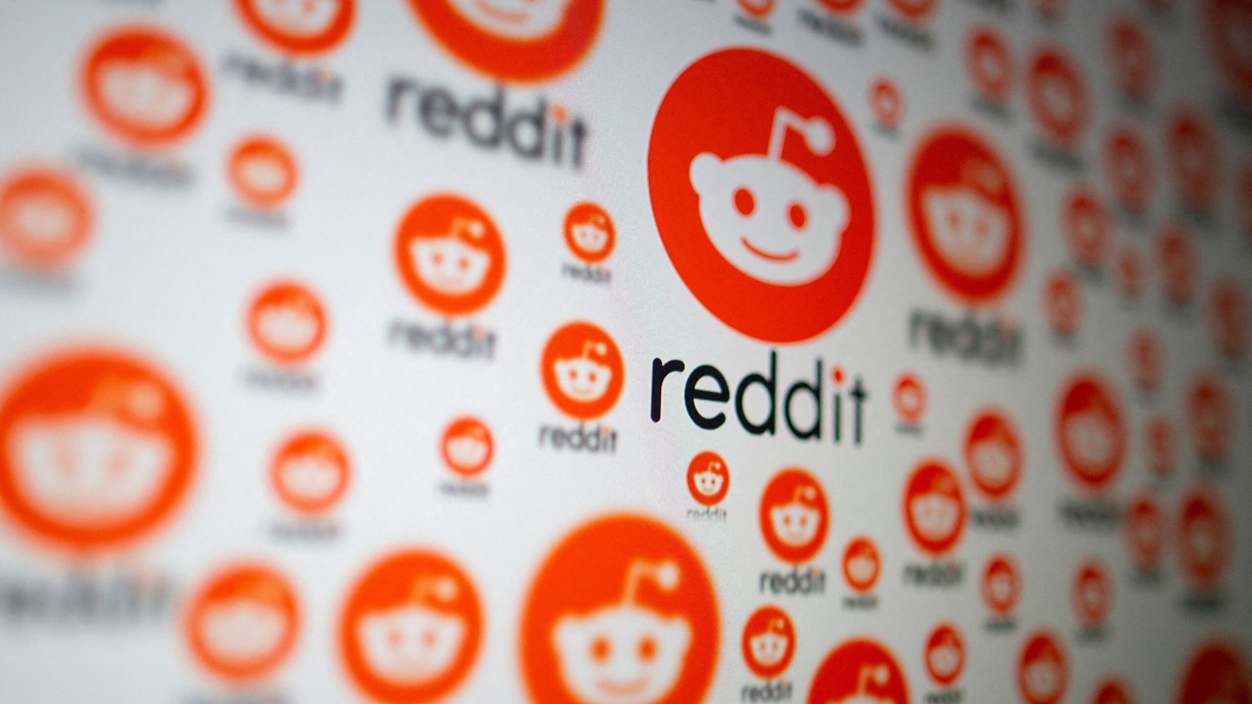 Reddit to Tighten Verification to Combat AI-Generated Bots
