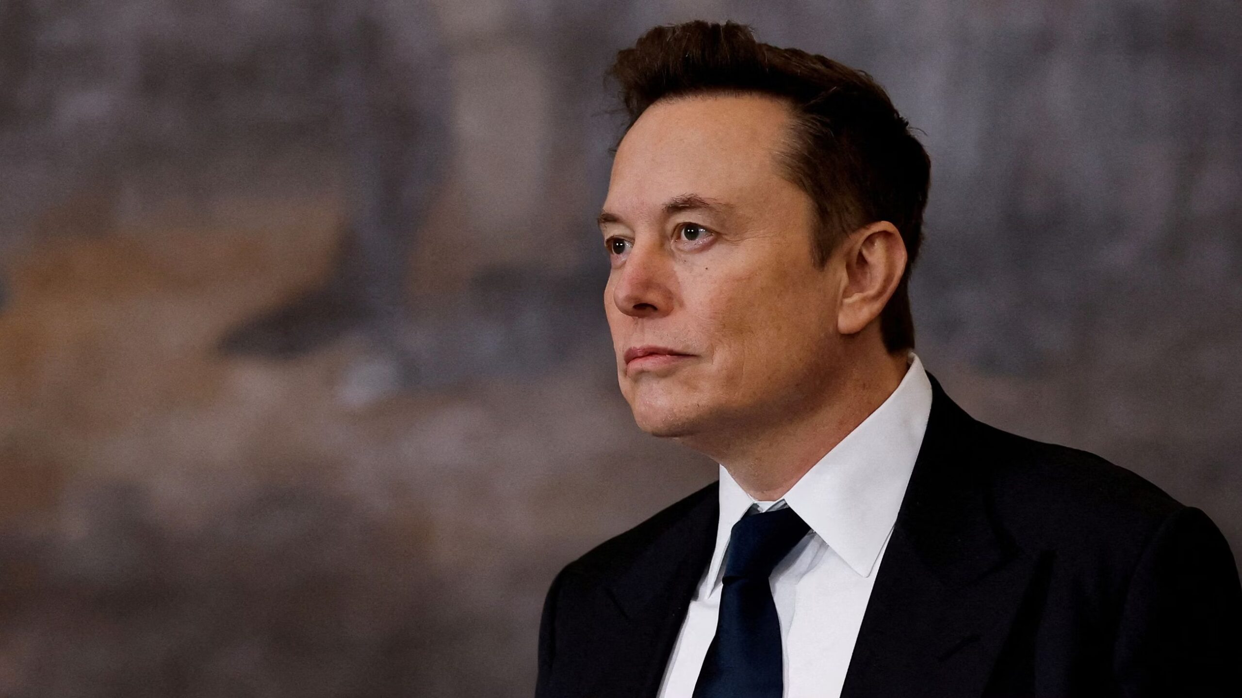 Musk’s Commitment to Focus Boosts Tesla Shares Ahead of Starship Launch