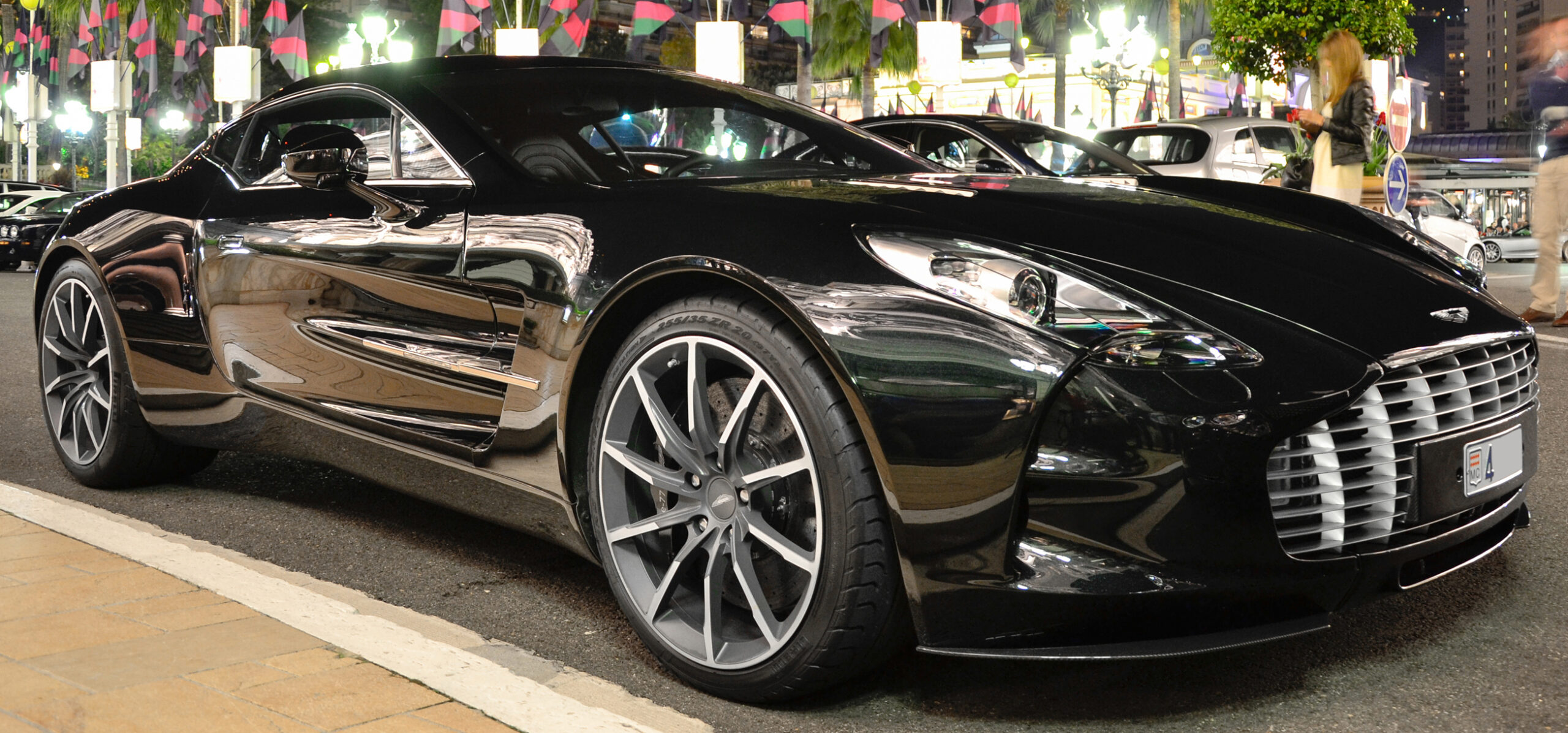 Apple Launches Next-Gen ‘CarPlay Ultra’ Software with Aston Martin as First Partner