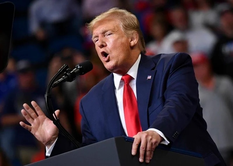 Trump Says Countries Buying Oil From Iran Will Face Business Bans with U.S.