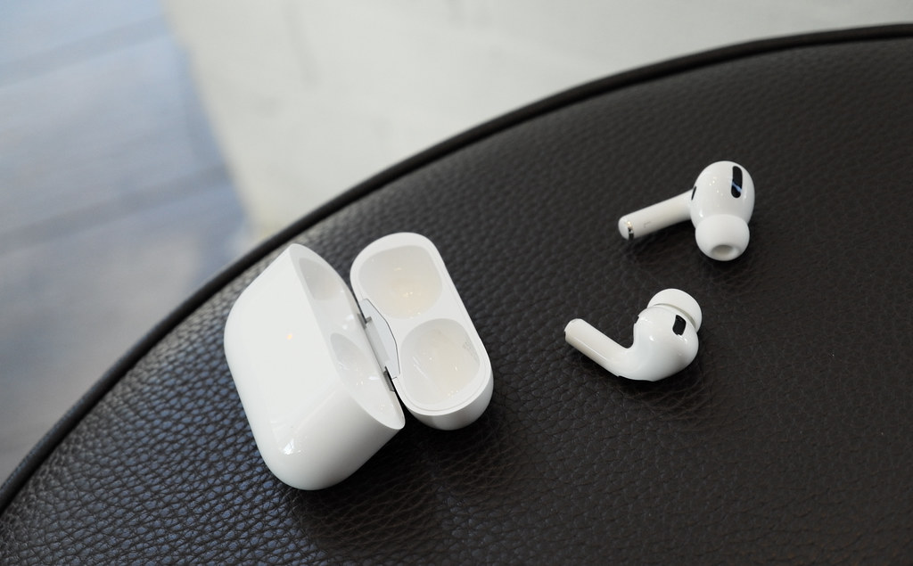 iOS 26 Code Suggests Apple May Launch AirPods Pro 3 and New AirTag Soon