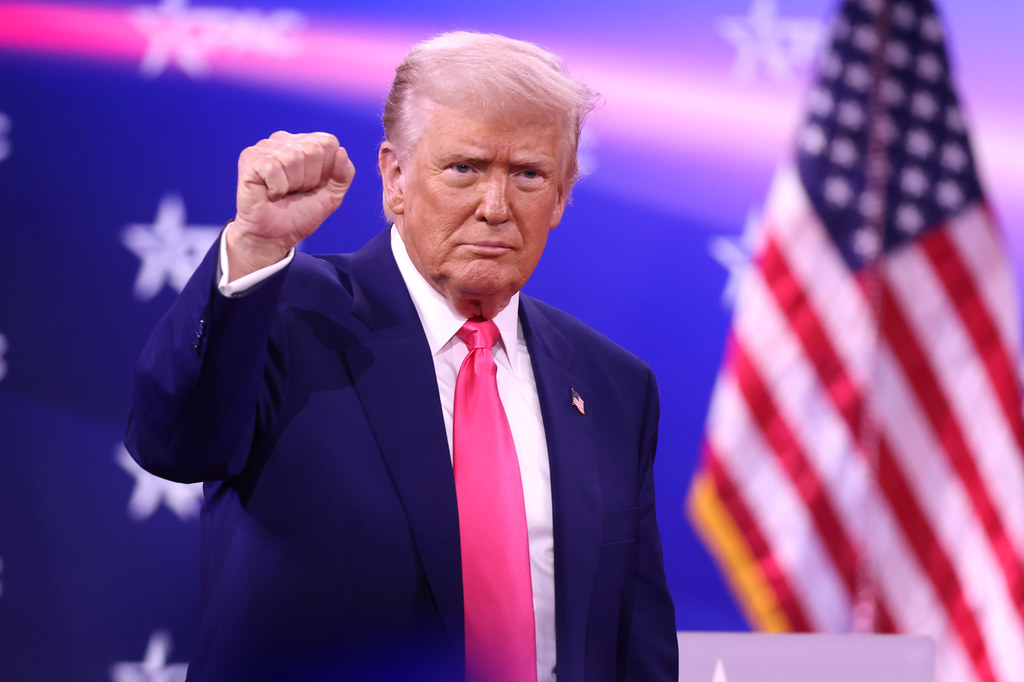 Trump Proposes Iran ‘Regime Change’ Amid Unclear Impact of US Strikes