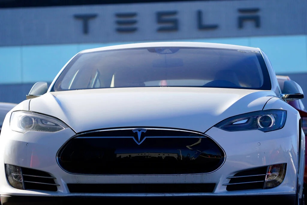 Elon Musk says Tesla robotaxi rides in Austin ‘tentatively’ scheduled to start June 22