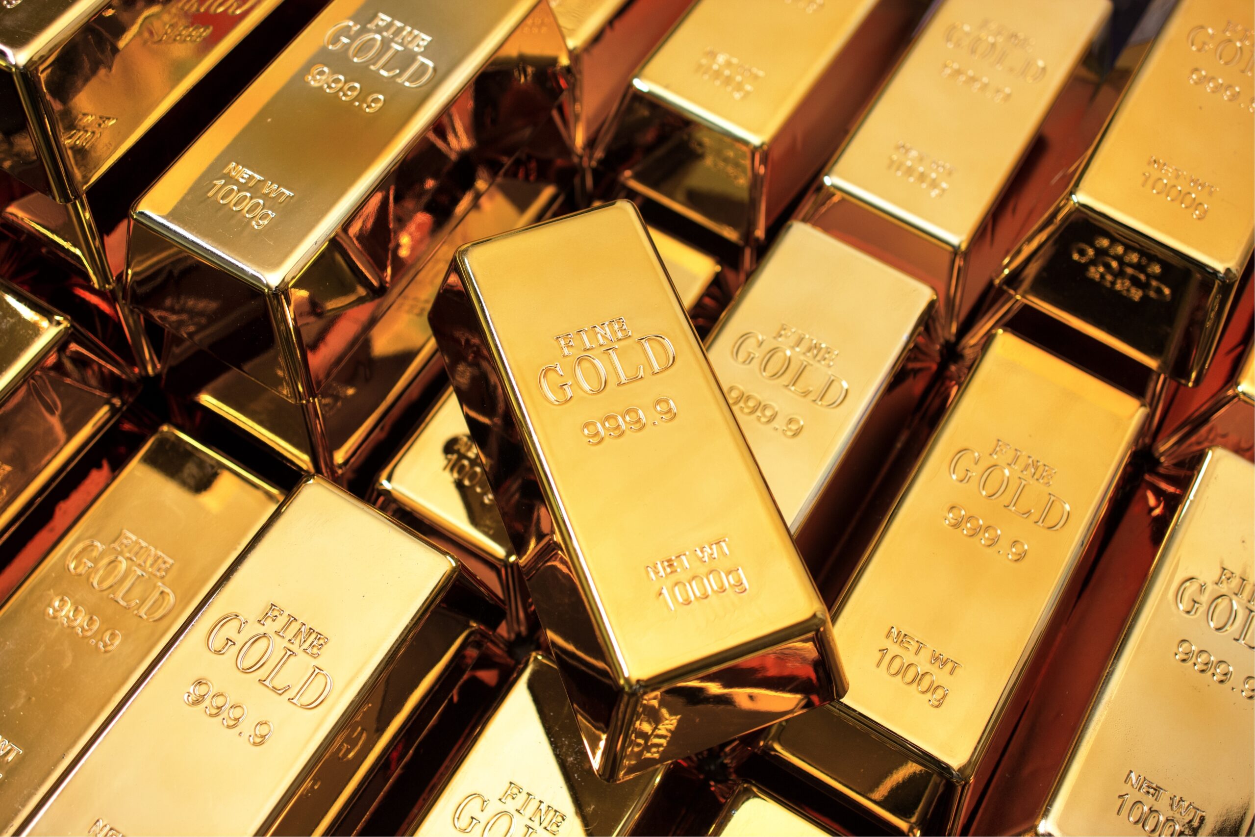 Bitcoin Tracks Equities More Than Gold Amid Worsening Middle East Conflict