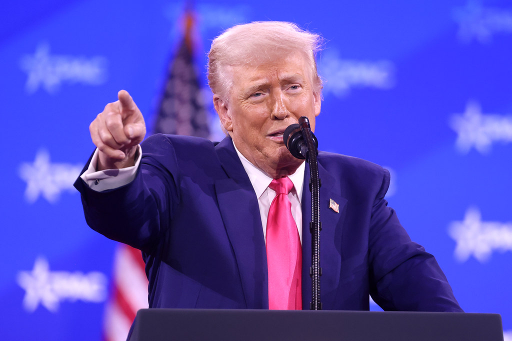 Trump Announces Tariff Letters to 12 Countries Signed and Set for Monday Dispatch