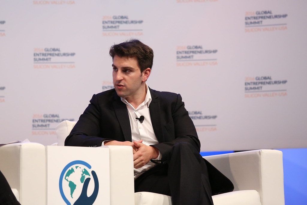 Airbnb CEO Says AI Agents Won’t Replace Google