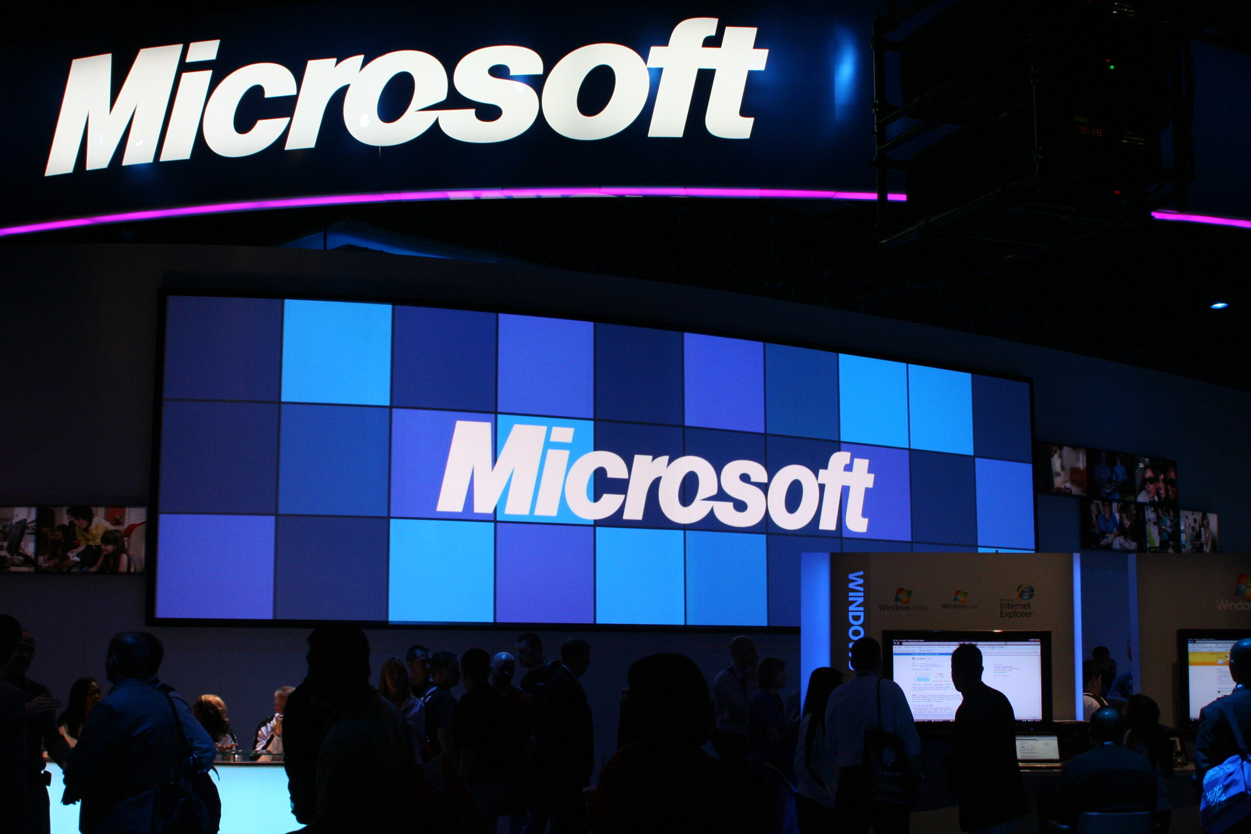 Microsoft Faces Lawsuit Over Ending Windows 10, Allegedly Pushing AI Upgrades