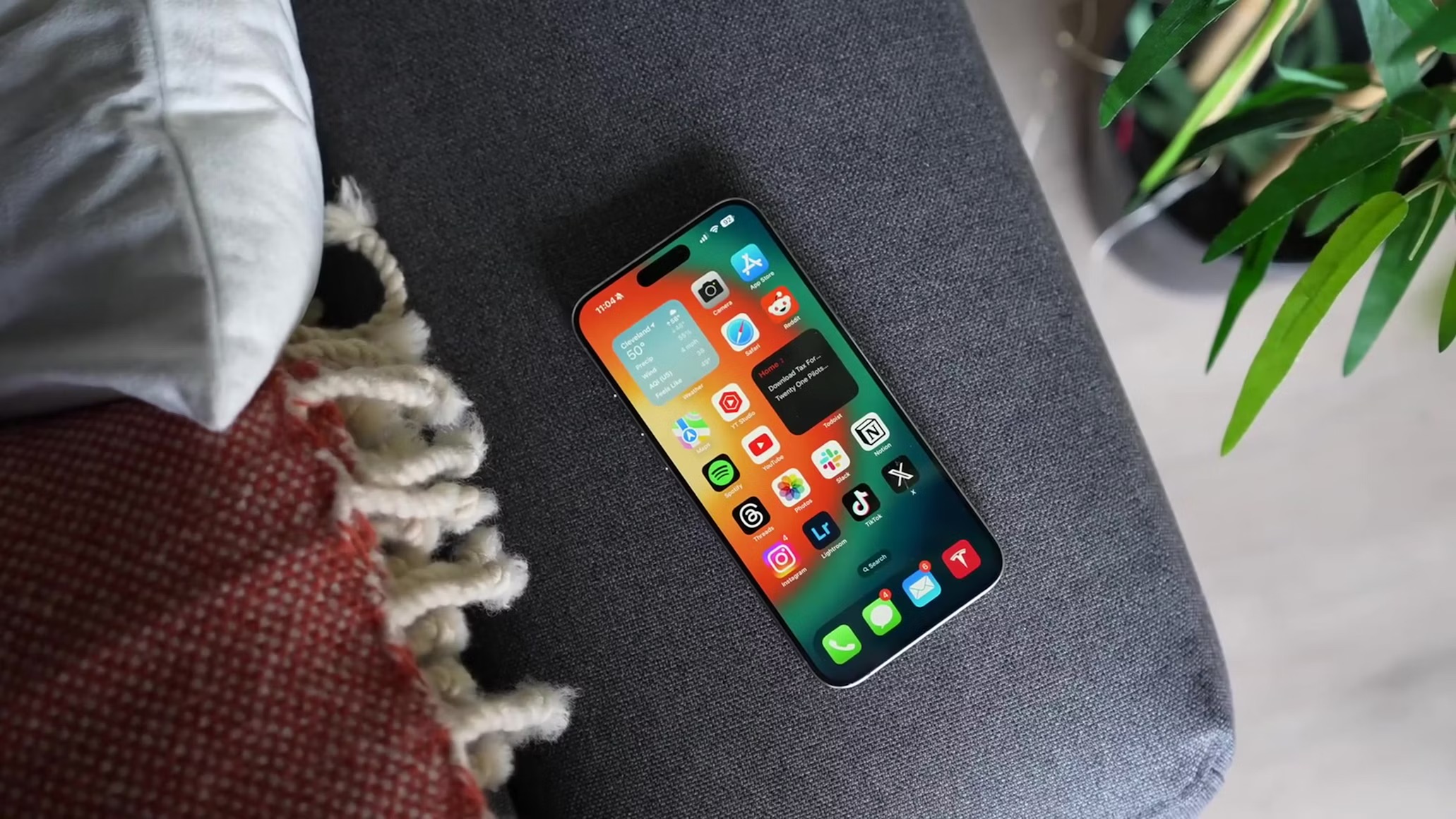 Apple Could Mark iPhone’s 20th Anniversary With Curved Glass Design