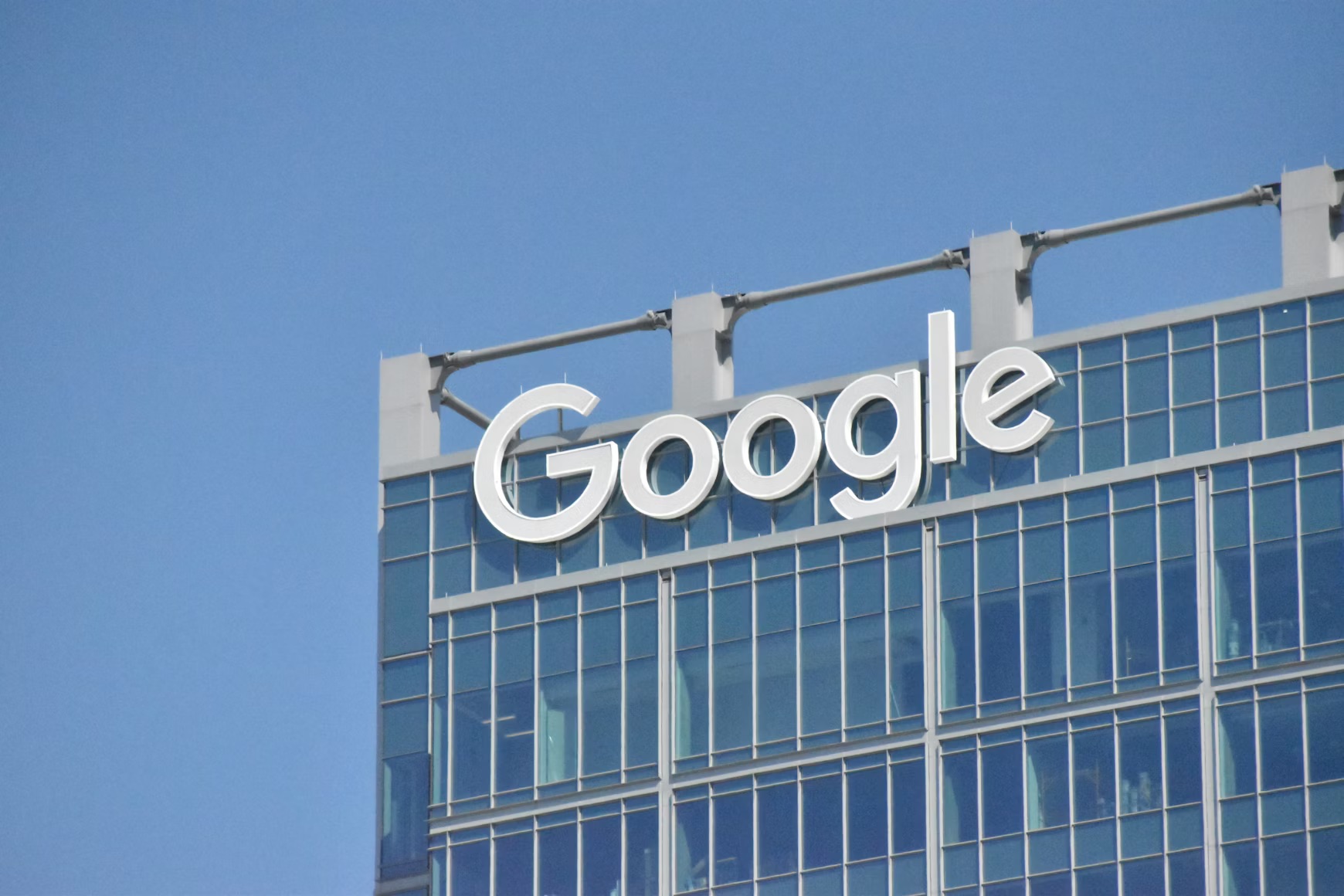 Google Trials Updated Google Finance With AI Features and Live News