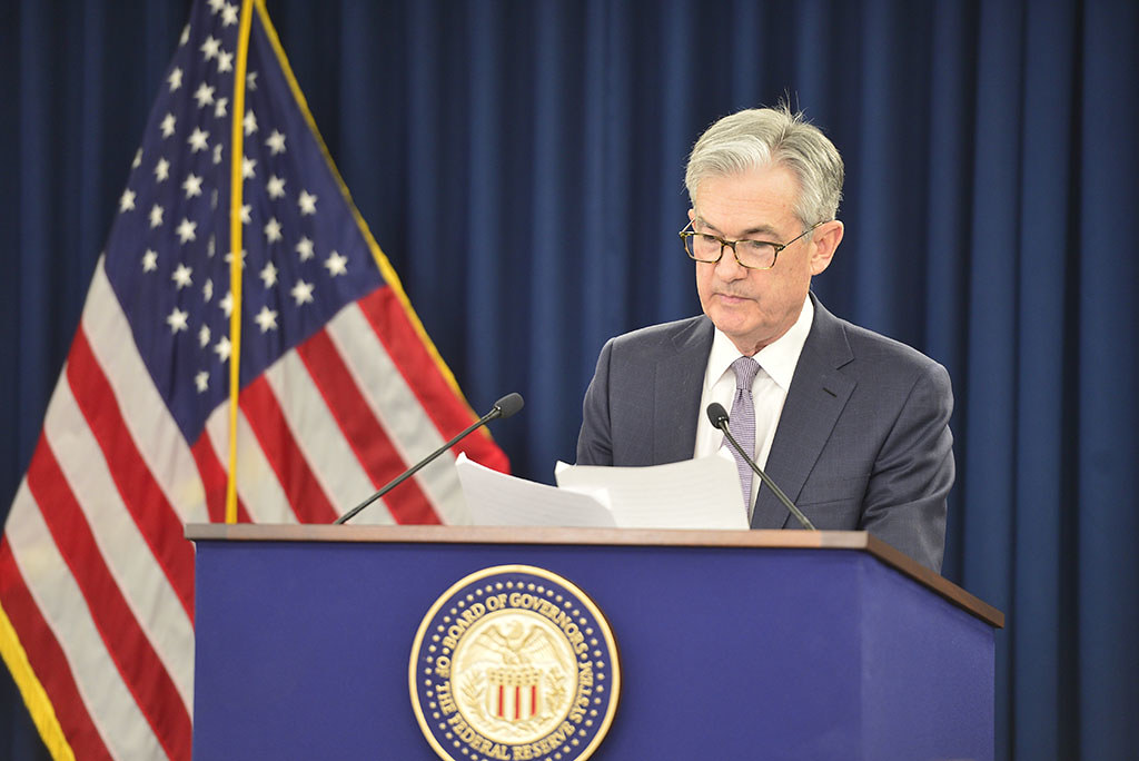 Fed’s Powell and Bowman Stress Job Market Fragility as More Rate Cuts Loom