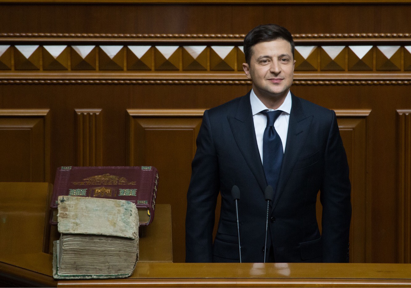 Zelenskyy Calls for European Air Defense System as Russian Strike Wounds 20