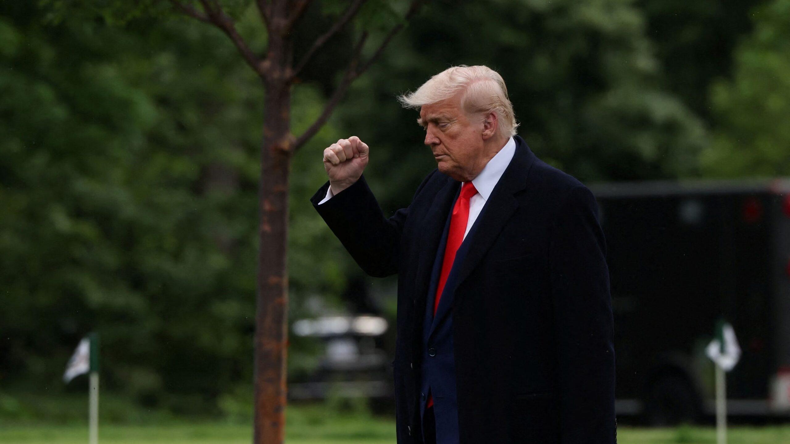 Trump’s Dire Warnings Mask Signs of Political Vulnerability